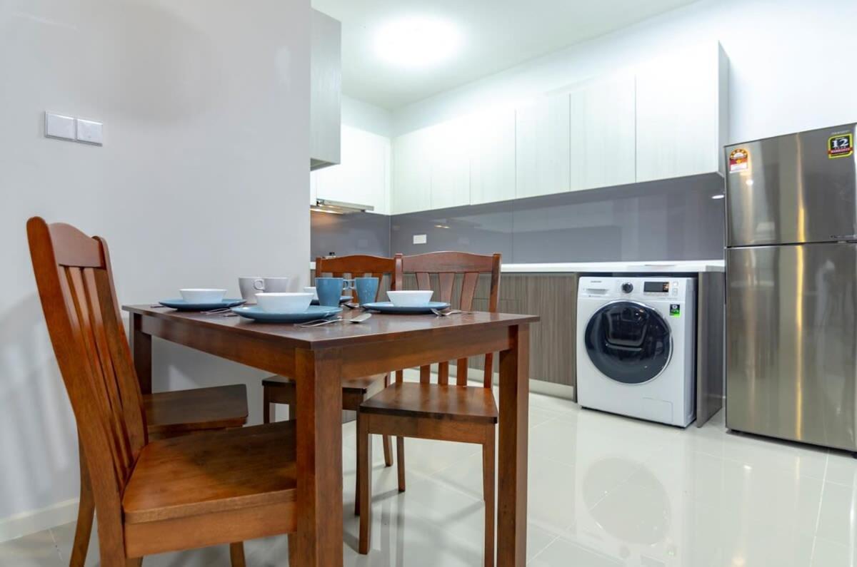 Cozy & High Floor Suite In Suasana Jb 15, Views Джохор Бахру Екстериор снимка